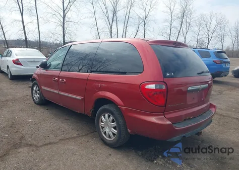 2005 Chrysler Town & Country Touring z USA, uszkodzony, nr VIN 2C4GP54L65R505503